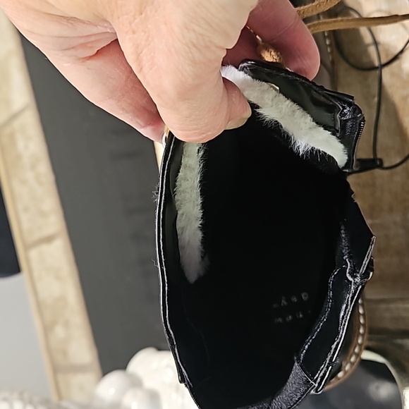 A New Day Black Leighton Memory Foam Boots - Picture 6 of 8